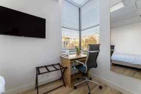 Beautiful Cozy corner view room with private parking close to Caltech convention Center